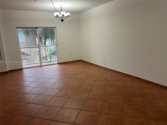 5670 NW 116th Ave in Doral, FL - Building Photo - Building Photo