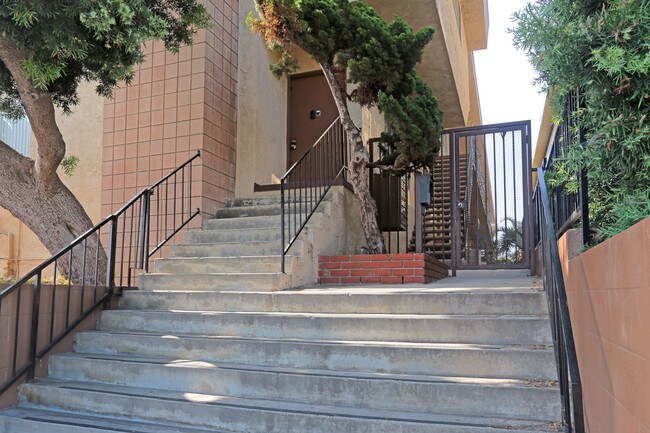 2120 Vanderbilt Lane, Redondo Beach, CA. in Redondo Beach, CA - Building Photo - Building Photo