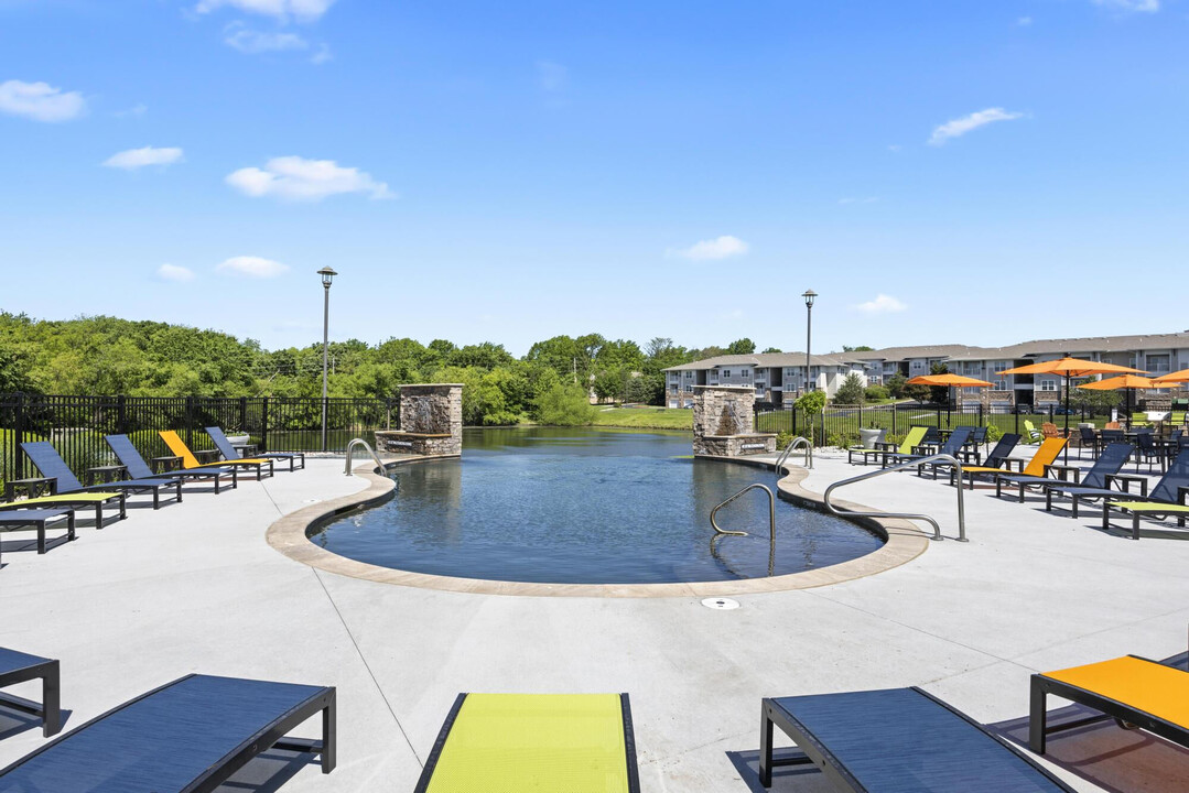 The Fairways Apartment Homes in Lee's Summit, MO - Foto de edificio