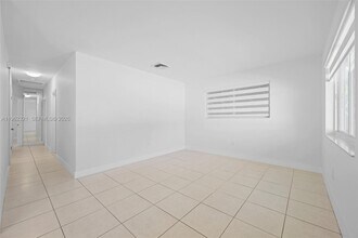 1811 SW 18th Ave in Miami, FL - Building Photo - Building Photo