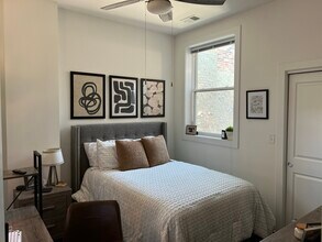 161 W Schiller St, Unit 3 in Chicago, IL - Building Photo - Building Photo