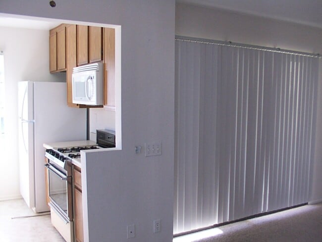 8540 Summerdale Rd, Unit 117 in San Diego, CA - Building Photo - Building Photo