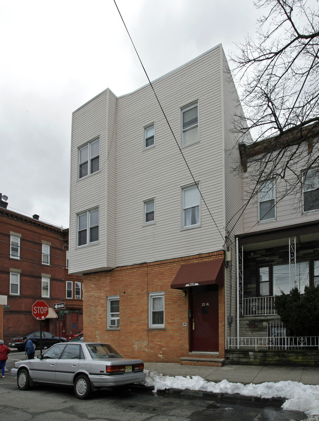 2316 West St in Union City, NJ - Foto de edificio - Building Photo