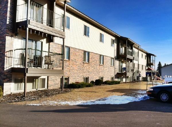 Balmoral Apartments in Elk River, MN - Building Photo - Building Photo