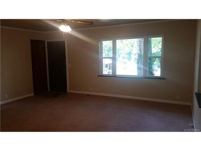 1223 Roosevelt Ave in Tahlequah, OK - Building Photo - Building Photo