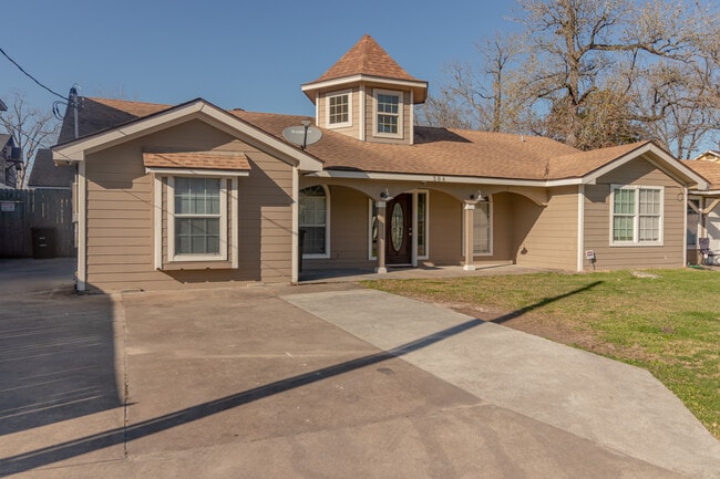 304 Truman St,, Unit C in Houston, TX - Foto de edificio - Building Photo