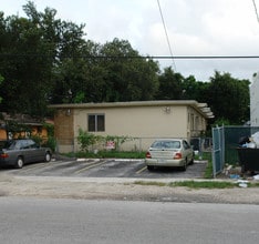 765 NE 126th St in Miami, FL - Building Photo - Building Photo