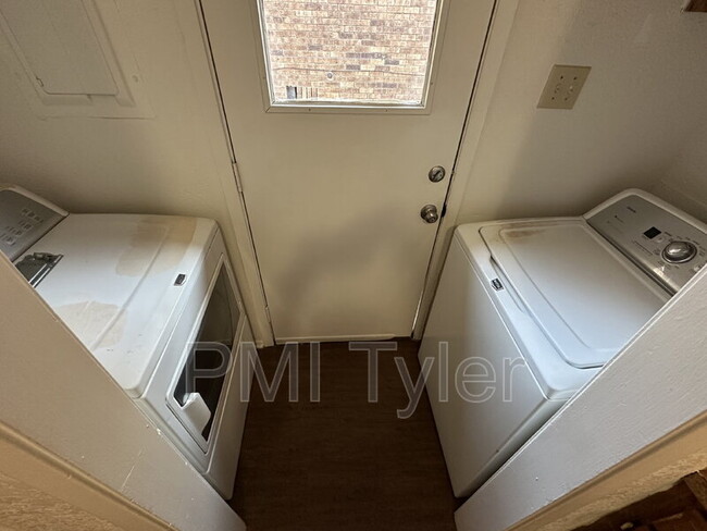 2809 W Shaw St in Tyler, TX - Building Photo - Building Photo