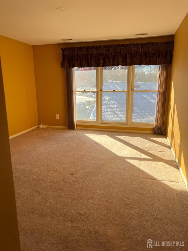 92 Heather Ct in Edison, NJ - Building Photo - Building Photo