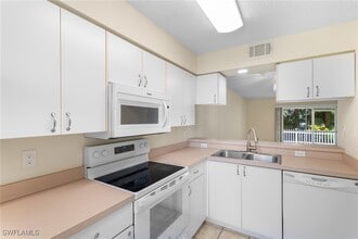251 Quail Forest Blvd in Naples, FL - Building Photo - Building Photo