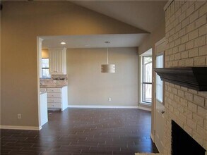 209 Ginger Ln in Euless, TX - Building Photo - Building Photo