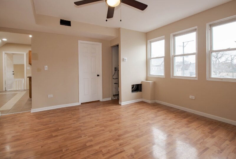 5001 W Chicago Ave in Chicago, IL - Building Photo