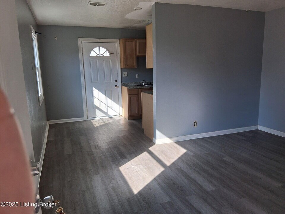 4209 Norene Ln in Louisville, KY - Building Photo