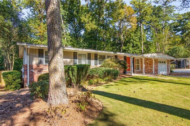 3643 Woodstream Cir NE in Atlanta, GA - Building Photo - Building Photo