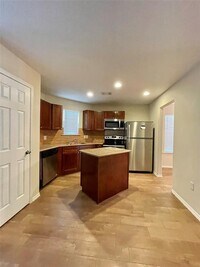 6102 Shadow Isle Ln photo'