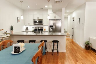 21 Bay St, Unit 21A in Cambridge, MA - Building Photo - Building Photo
