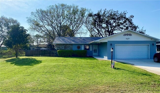355 Anderson St NE in Lake Placid, FL - Building Photo - Building Photo