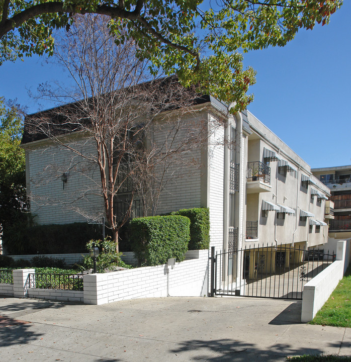 402 S Oakland Ave in Pasadena, CA - Building Photo