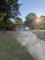 1542 Midway St in Montgomery, AL - Building Photo