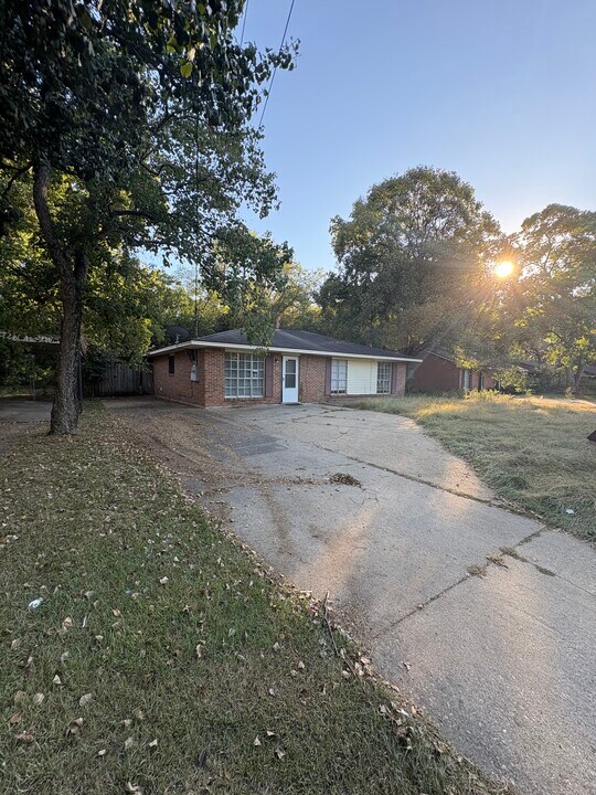 1542 Midway St in Montgomery, AL - Building Photo