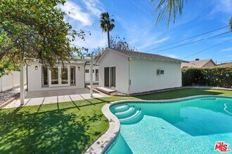 12423 Martha St in Los Angeles, CA - Building Photo - Building Photo