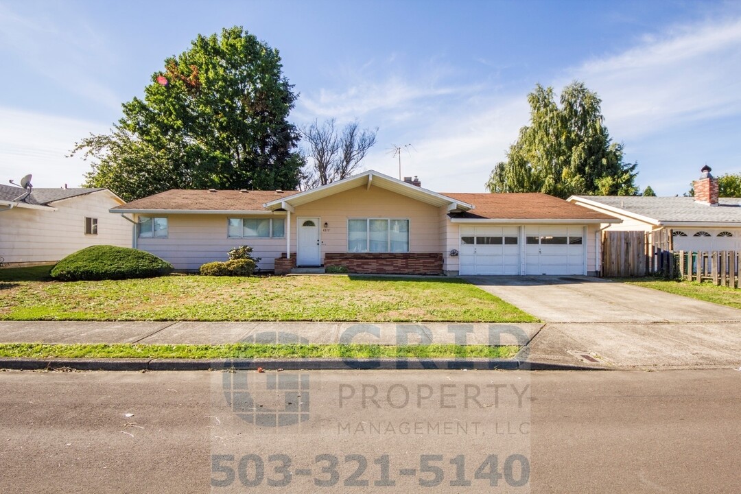 4217 NE 131st Pl in Portland, OR - Building Photo