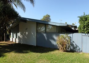 717 W Provential Dr in Anaheim, CA - Building Photo