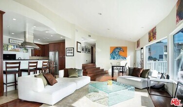 17774 Tramonto Dr in Los Angeles, CA - Building Photo - Building Photo