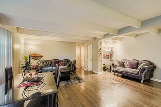 2142 W Rosemont Ave in Chicago, IL - Building Photo - Building Photo