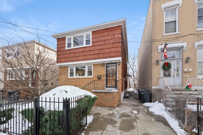 336 Princeton Ave, Unit 1 in Jersey City, NJ - Building Photo - Building Photo