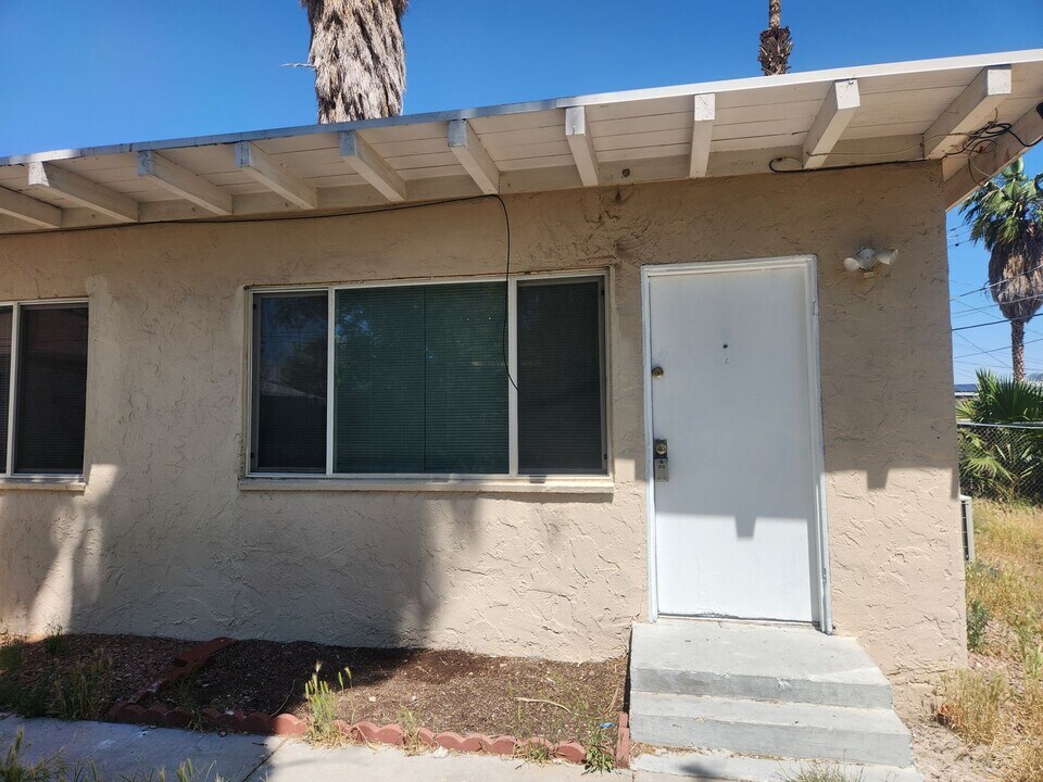 432 N 15th St in Las Vegas, NV - Building Photo