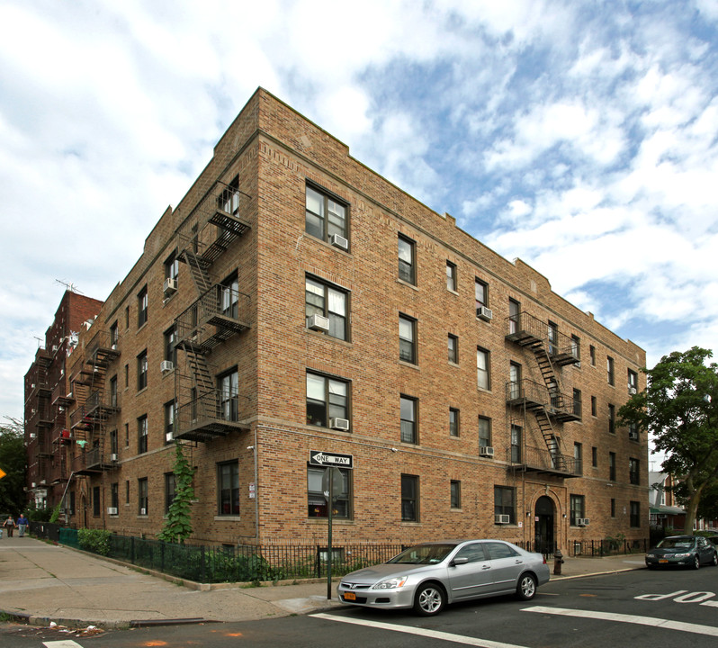 1684 W 2nd St in Brooklyn, NY - Building Photo