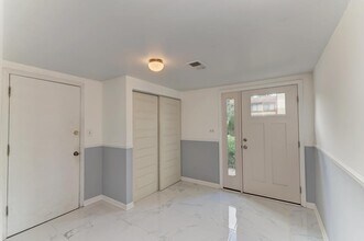 813 Shawnee Trail in Roselle, IL - Building Photo - Building Photo
