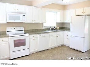 3909 San Marcos Rd in Jeffersontown, KY - Building Photo - Building Photo