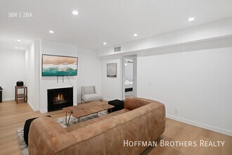 7441 Hazeltine Ave in Los Angeles, CA - Building Photo - Building Photo