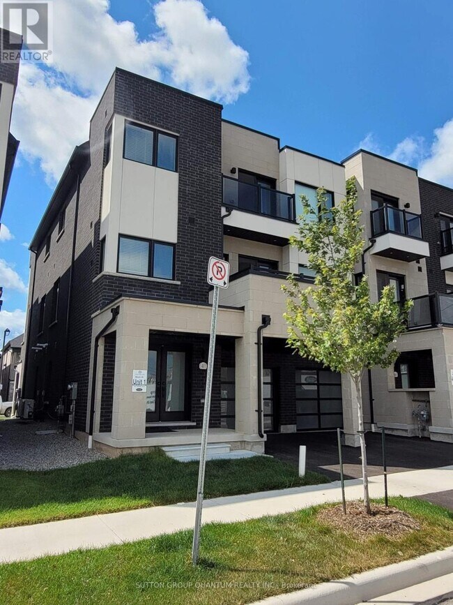 1401 Clarriage Ct in Milton, ON - Building Photo - Building Photo