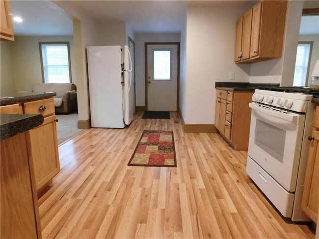 164 Colvintown Rd in Coventry, RI - Foto de edificio - Building Photo