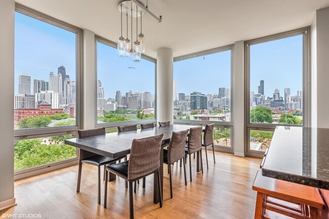 437 W Division St, Unit 610 in Chicago, IL - Building Photo - Building Photo