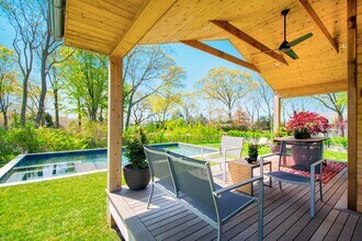 80 Cliff Dr in Sag Harbor, NY - Building Photo - Building Photo