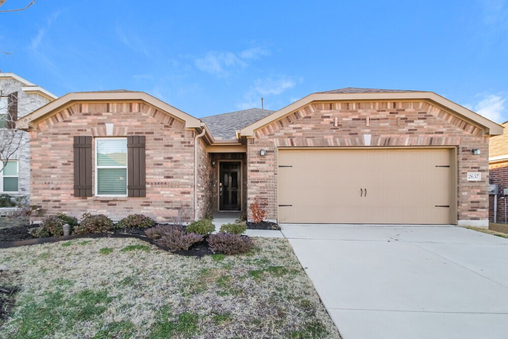 2637 Wayne Ave in Aubrey, TX - Building Photo