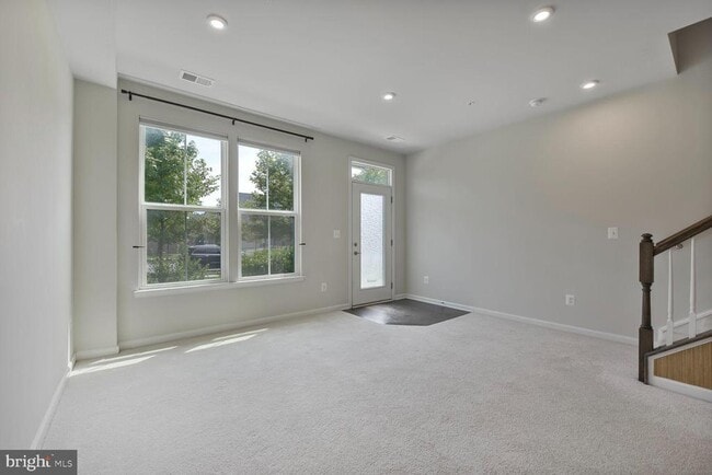 22186 McCormick Terrace in Ashburn, VA - Foto de edificio - Building Photo