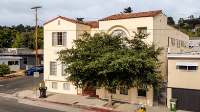 6824 N Figueroa St in Los Angeles, CA - Building Photo - Building Photo