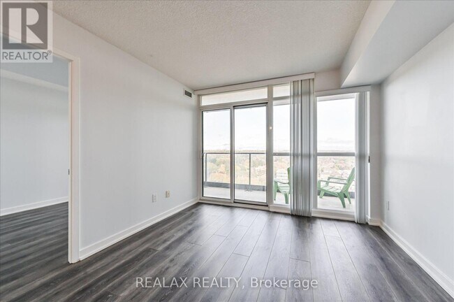 29 Singer Ct in Toronto, ON - Building Photo - Building Photo