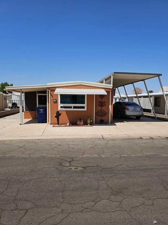 2134 S Whitewing Ave in Yuma, AZ - Building Photo