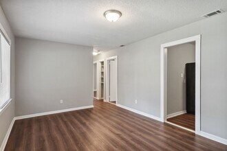 1317 E 57th St in Savannah, GA - Building Photo - Building Photo