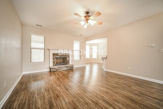 254 Forrest Dr in Palmetto, GA - Foto de edificio - Building Photo