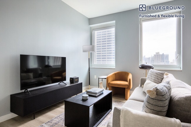 70 W 45th St in New York, NY - Building Photo - Building Photo