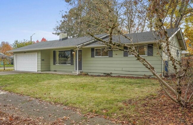 2594 Hummingbird St NE, Unit Unit Bedroom A in Salem, OR - Building Photo - Building Photo