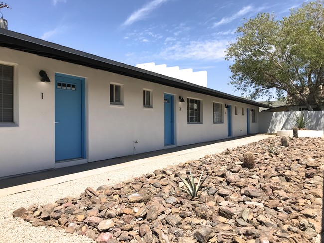 The Corridor Apartments in Phoenix, AZ - Building Photo - Building Photo