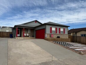 7672 Fiona Ln in Fountain, CO - Foto de edificio - Building Photo